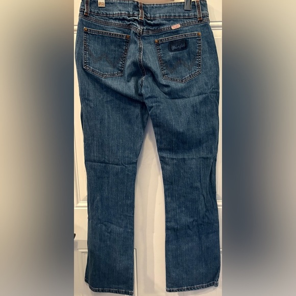 Wrangler Classic Blue Denim Women's Jeans - Picture 3 of 4